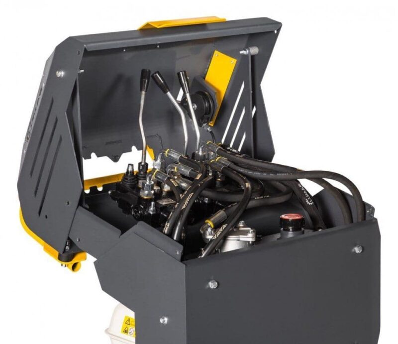 Lumag VH500A 500kg Track Barrow with Petrol Loncin Engine and Hydraulic Tip - Image 5