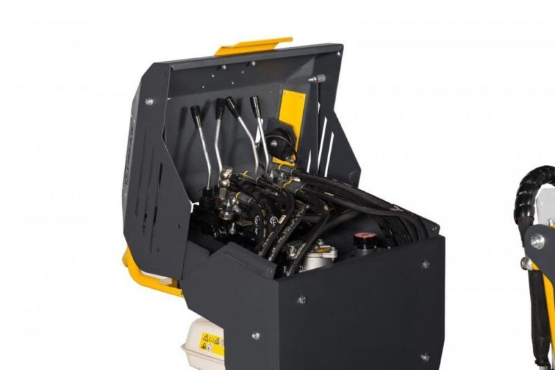 Lumag VH500PRODA 500kg Professional Petrol Track Barrow with a Diesel Engine - Image 5