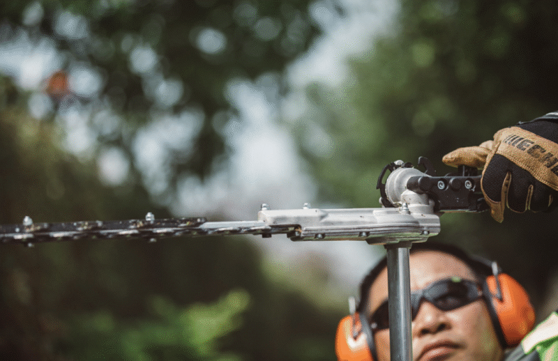 Echo HCA-265ES-HD Petrol Long Reach Hedge Cutter - Image 2